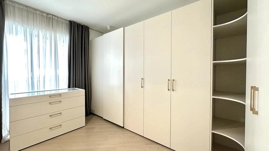 Apartament cu 3 camere decomandat în Aviației