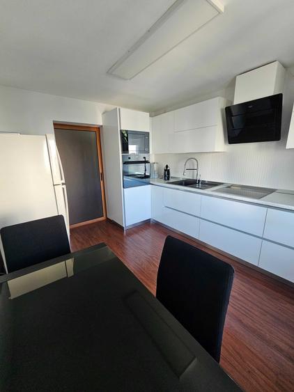 Apartament cu 3 camere decomandat în Buzaului