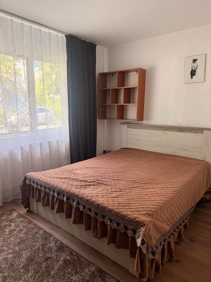 Inchiriez apartament doua camere Podu Ros - 2