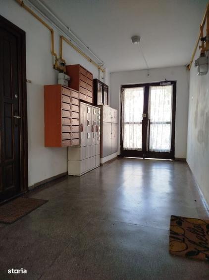 Apartament cu 2 camere semidecomandat în Centrul Civic