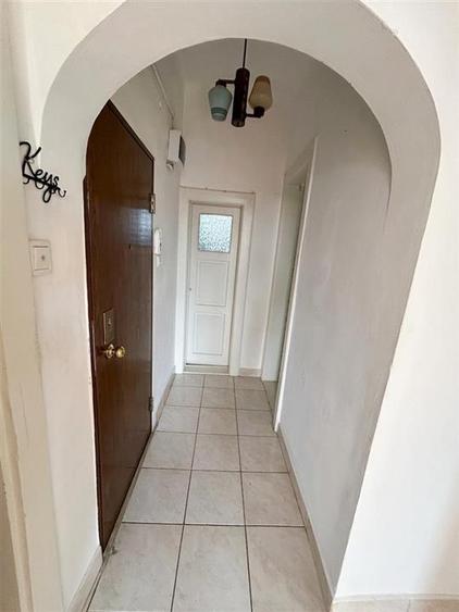 Apartament cu 3 camere semidecomandat în Gării