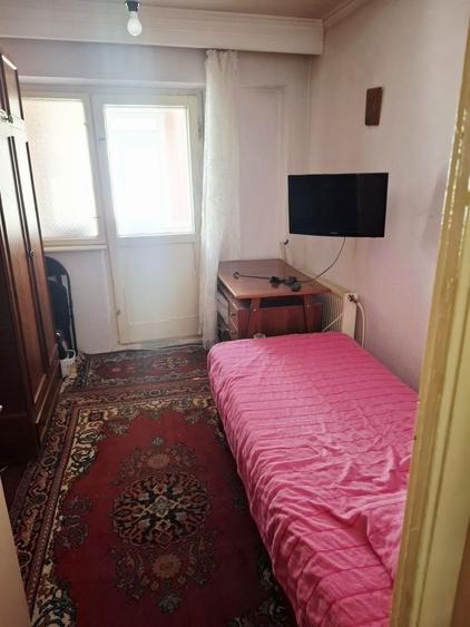 Apartament cu 3 camere decomandat în Nicolae Bălcescu