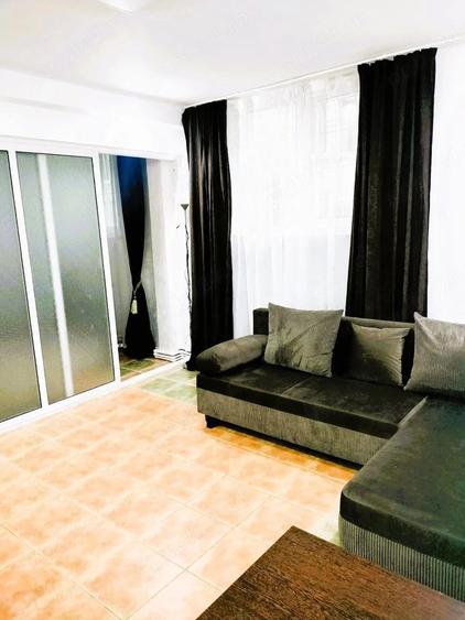 Apartament cu 2 camere semidecomandat în Cazino