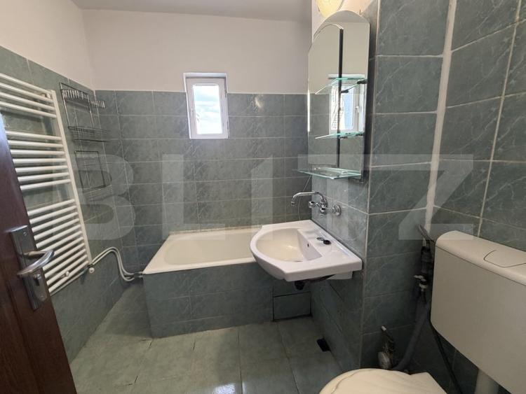 Apartament cu 3 camere decomandat în Debarcader