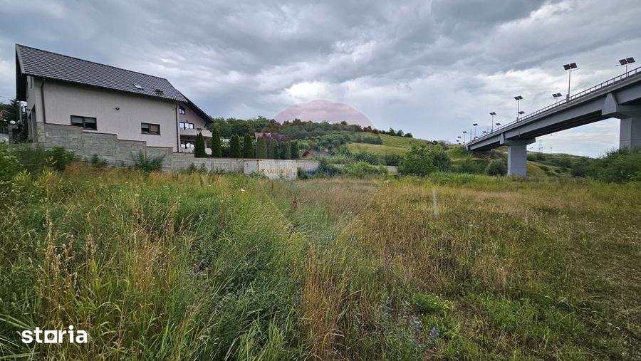 Teren de 2700 mp, în Central