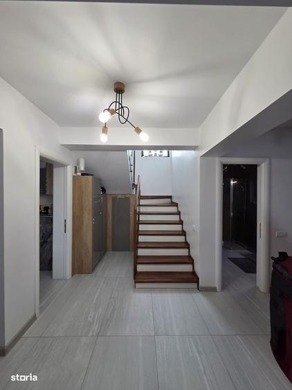 Casă cu 4 camere în Central