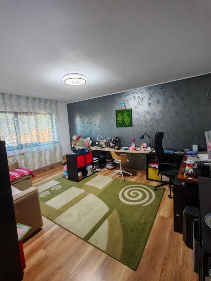 Casă cu 4 camere în Ciorogârla