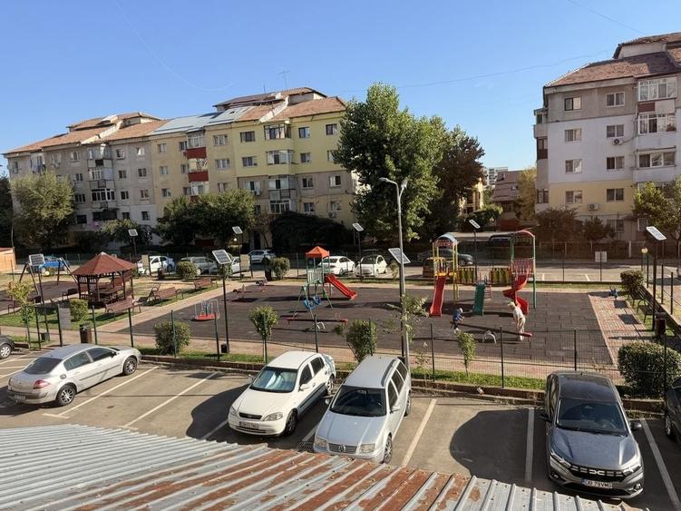 Apartament cu 2 camere decomandat în Exterior Vest