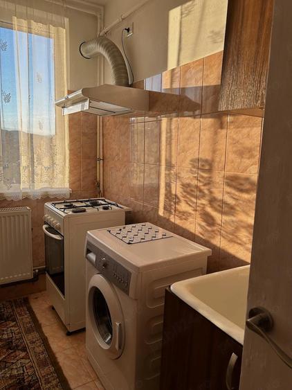 Apartament cu 2 camere semidecomandat în 1 Mai