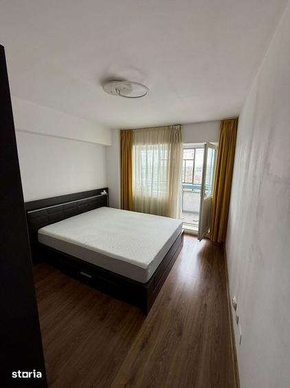 Apartament cu 3 camere decomandat în Micro 12