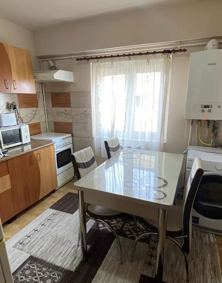 Apartament cu 3 camere în Cetate
