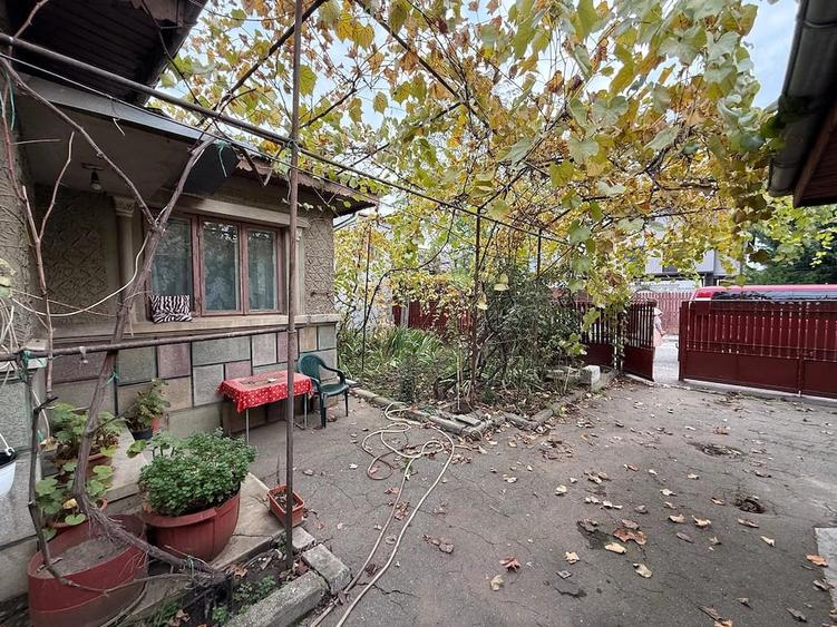Casă cu Teren 350 Mp în Eroilor