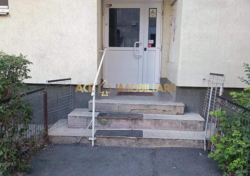 Apartament cu 2 camere decomandat, mobilat în Victoriei