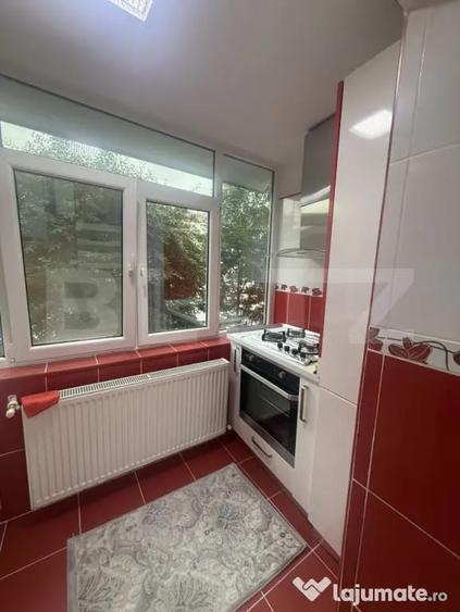 Apartament cu 3 camere decomandat în Micro 3