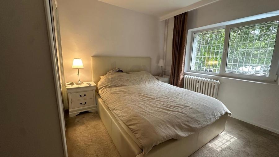 Apartament cu 4 camere decomandat în Băneasa