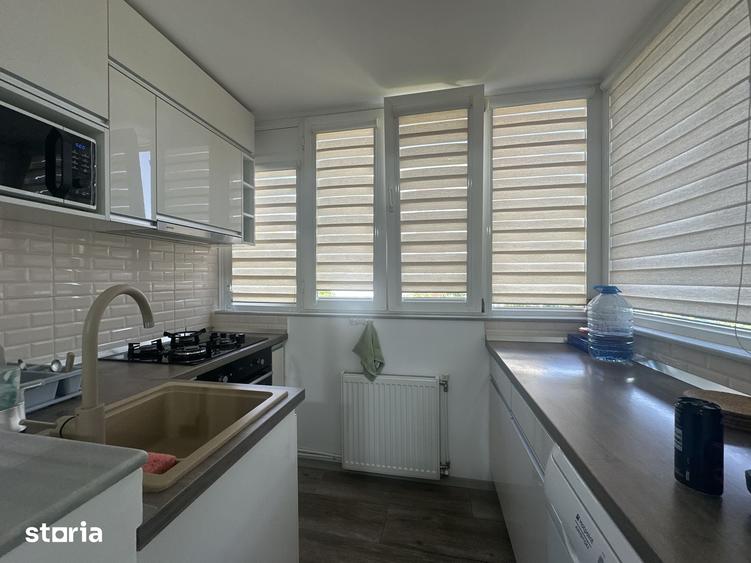 Apartament cu 4 camere în Berceni