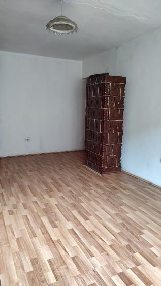 Apartament cu 3 camere decomandat în Berzasca