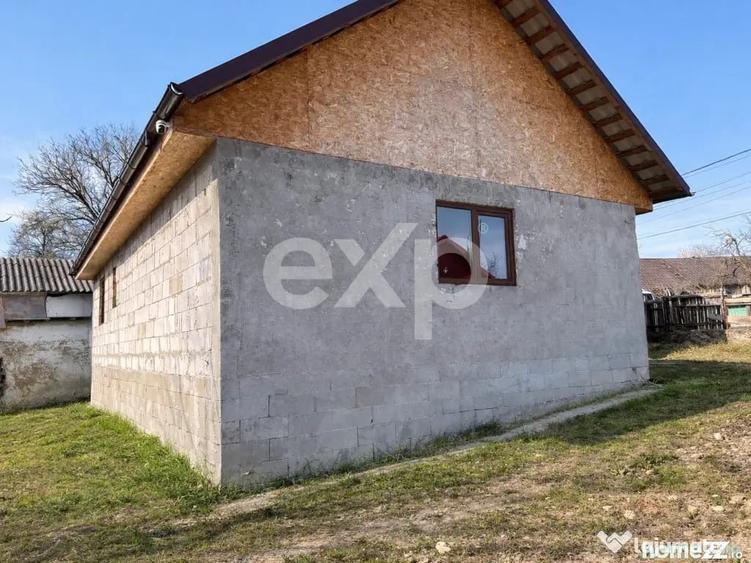 Casă cu 3 camere cu Teren 1446 Mp în Buhoci