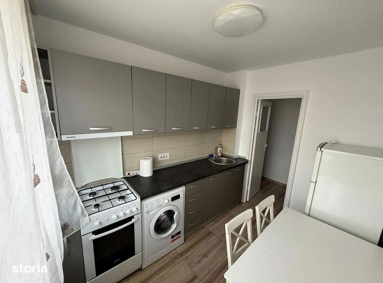 Apartament cu 3 camere semidecomandat, mobilat în Obor