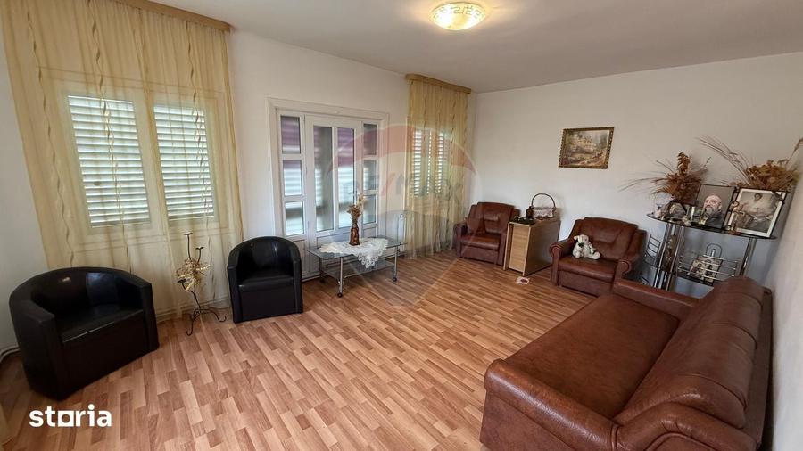 Casă cu 3 camere cu Teren 990 Mp în Fitionești