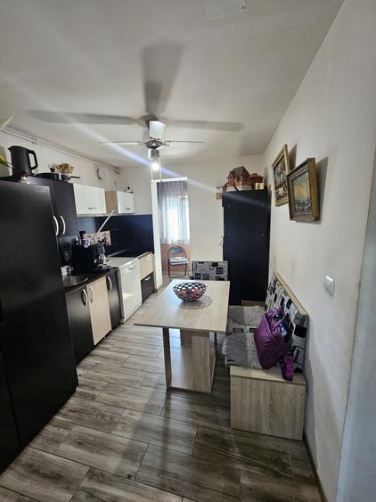 Apartament cu 3 camere în Cetate