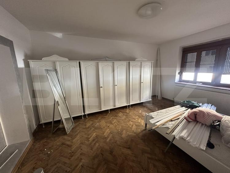 Casă individuală cu 6 camere cu Canalizare în Nord
