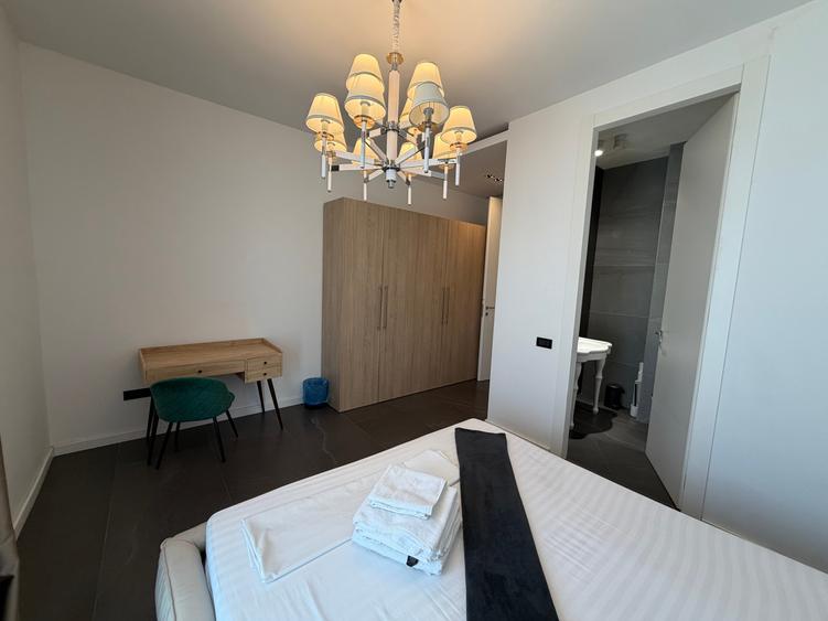 Apartament cu 5 camere decomandat în Domenii