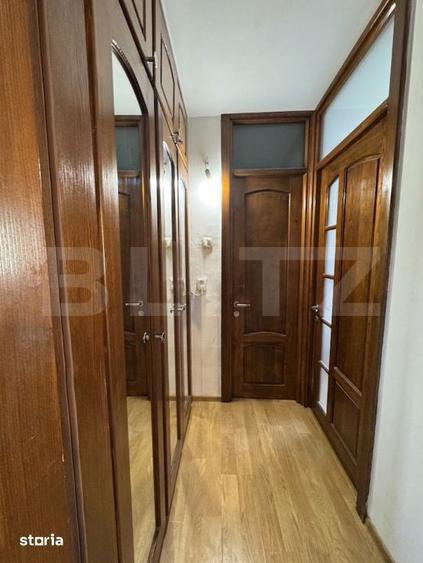 Apartament cu 3 camere semidecomandat în Rovine