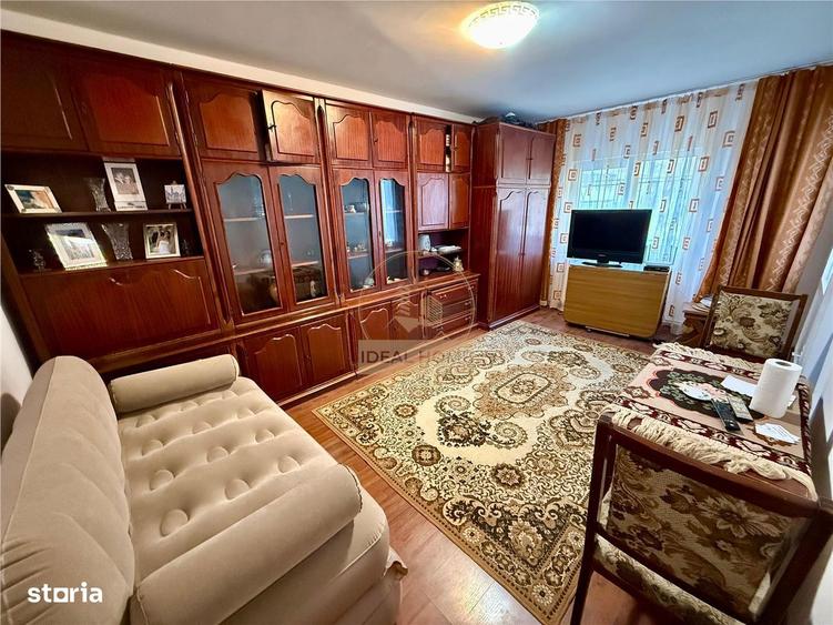Apartament cu 3 camere decomandat în Gară