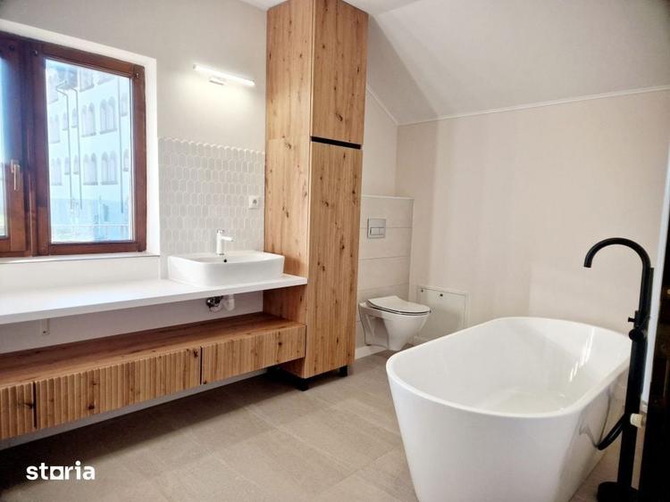 Casă cu 4 camere cu Teren 550 Mp în Sânmartin