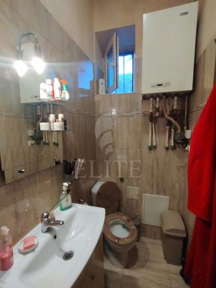Apartament cu 2 camere semidecomandat, mobilat în Central