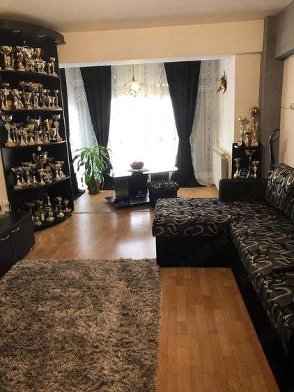 Apartament cu 2 camere decomandat în Buzaului