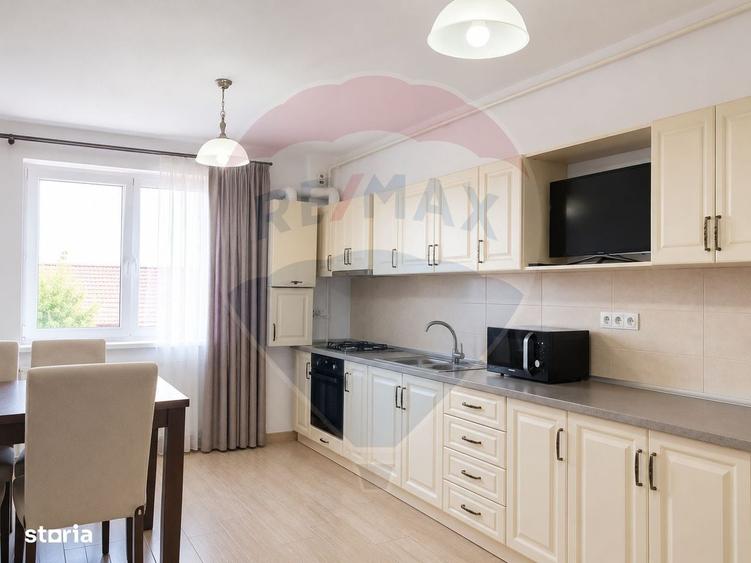 Apartament cu 3 camere decomandat în Cetate