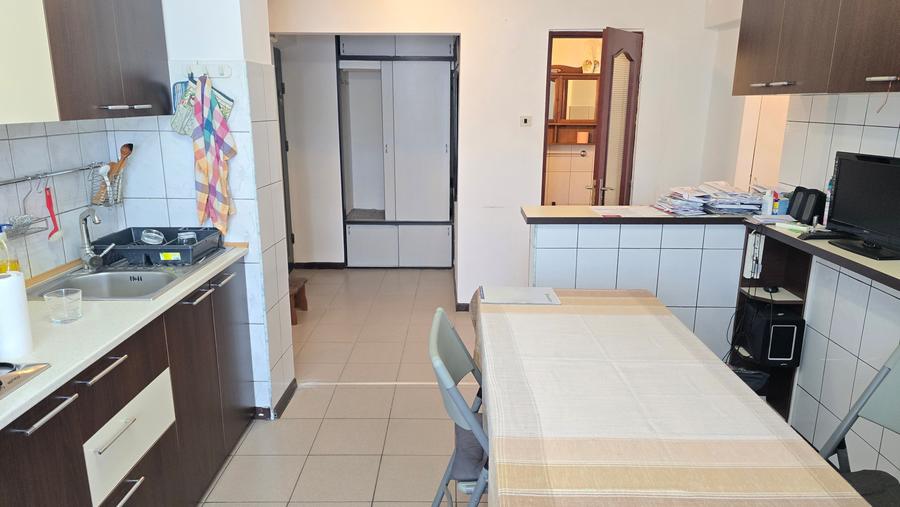Apartament cu 3 camere decomandat în Zarand