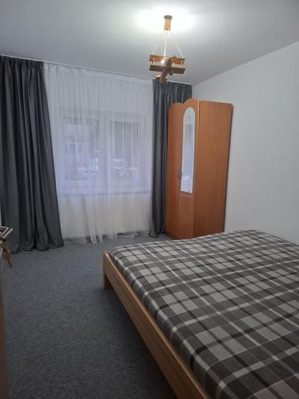 Apartament cu 3 camere decomandat în 1 Mai