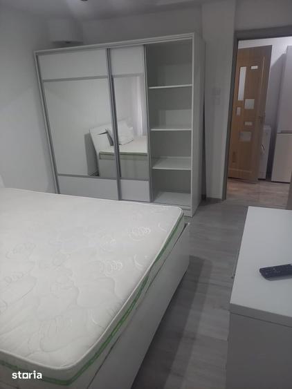 Garsonieră decomandată în Central