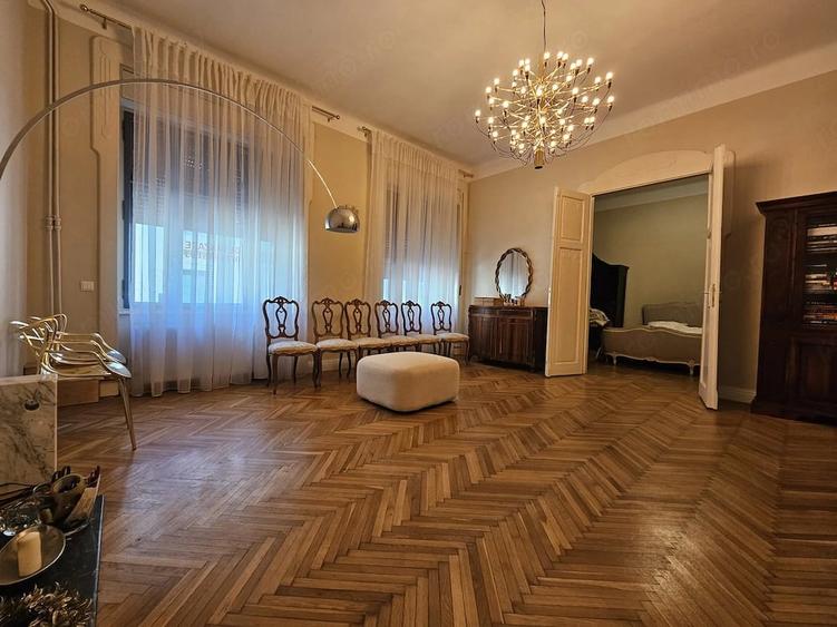 Piata Unirii! Cladire renovata!. Vedere pe pietonala! Lift! - 10
