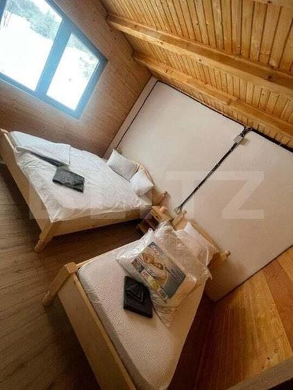 Casă cu 10 camere cu Teren 400 Mp în Bucium