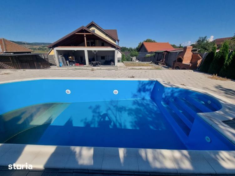 Casă cu 5 camere decomandat cu Teren 700 Mp în Central
