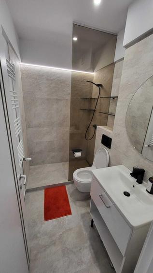 Apartament cu 3 camere decomandat în Văcăresti