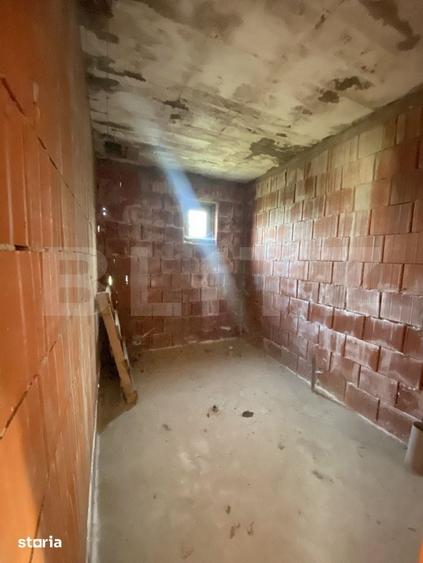 Casă cu 4 camere cu Teren 1471 Mp în Dumitrița