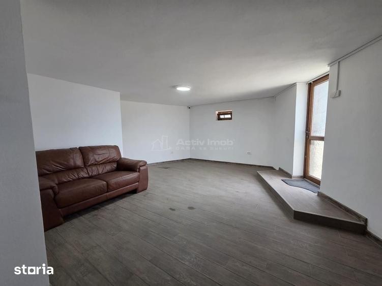 Casă cu 8 camere cu Teren 316 Mp în Dăești