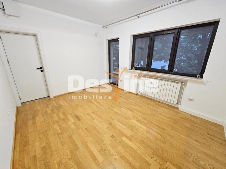 Apartament cu 4 camere decomandat în Domenii