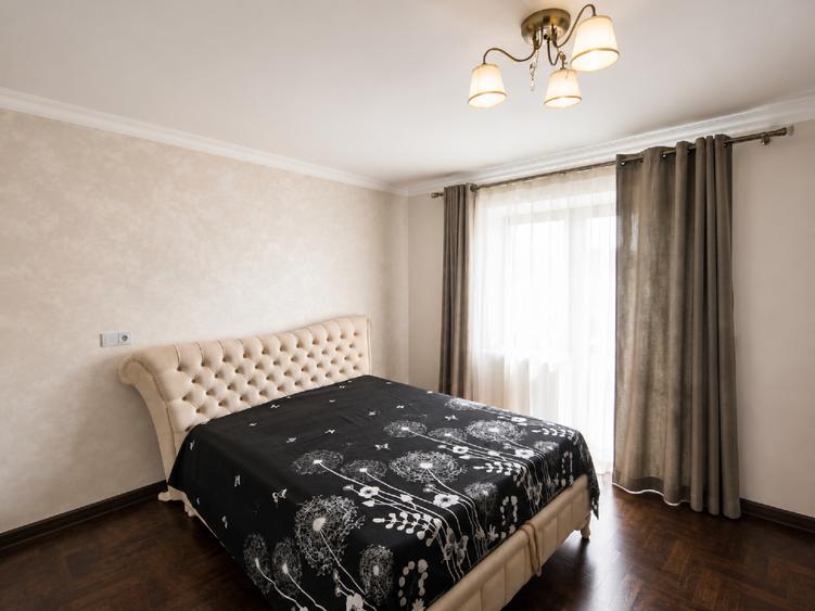 Casă individuală cu 5 camere cu Canalizare în Burdujeni