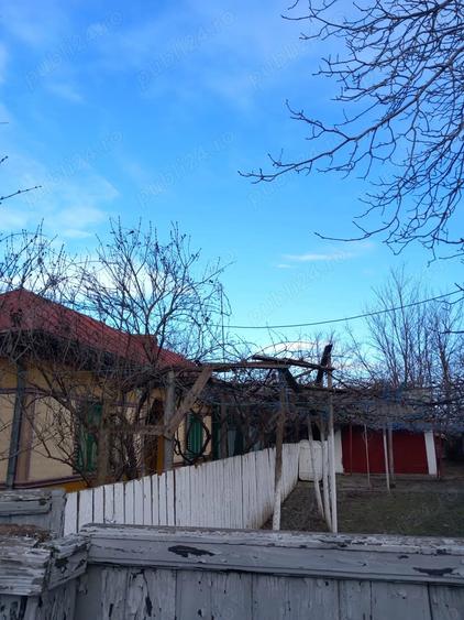 Casă cu 3 camere cu Teren 1980 Mp în Silistraru
