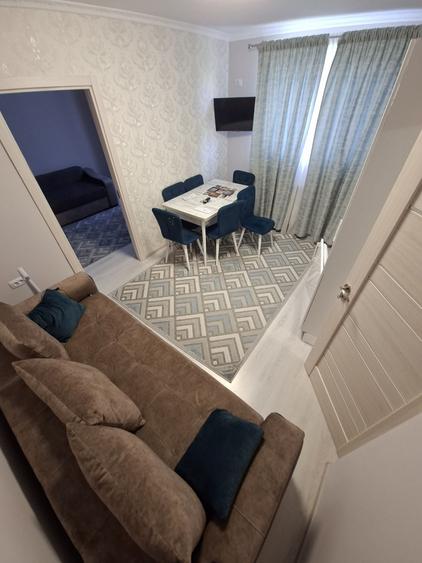 Apartament cu 3 camere semidecomandat în Micro 19