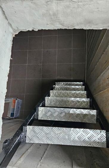 Casă individuală cu 4 camere cu Canalizare în Odăile