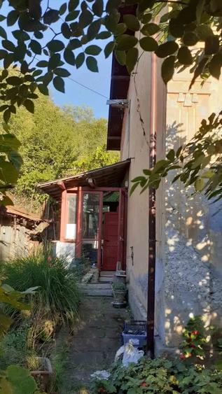 Casă cu 3 camere cu Teren 450 Mp în Doman