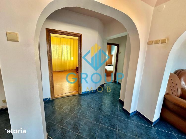 Apartament cu 3 camere decomandat în Șerbănești
