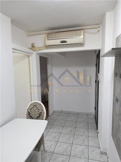 Apartament cu 3 camere semidecomandat, mobilat în Circumvalațiunii